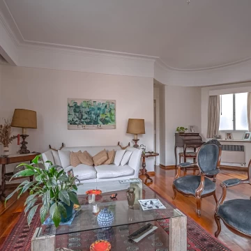 Departamento en Recoleta de 5 amb con balcón al frente, LUZ y SOL - 99m2