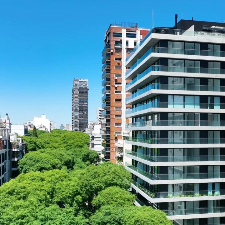 Exclusivo departamento de 4 dormitorios con 2 cocheras y dependencia  en Venta. QUARTIER Lacroze