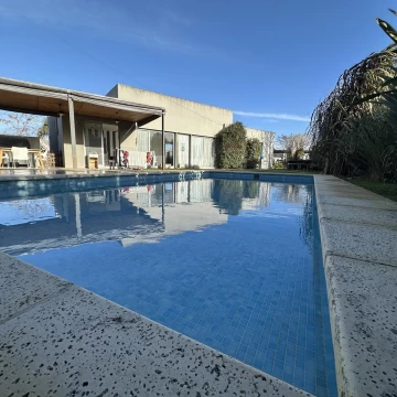 Casa de 4 ambientes en una planta - APTA CREDITO