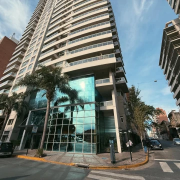 Punta Divisadero - Departamento De 2 Dormitorios Vista Franca Al Rio Con Cochera Y Baulera - Rosario