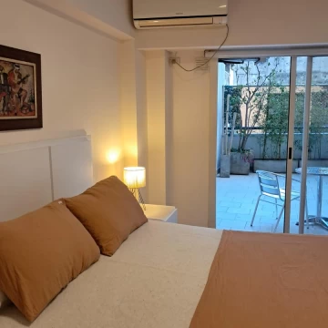 ¡Monoambiente con balcón terraza próximo al Hospital Rivadavia!