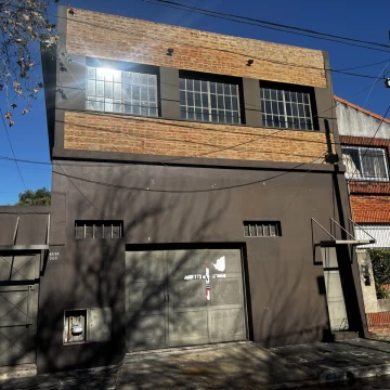 VENTA GALPON CON  2 VIVIENDAS EN VILLA CRAMER BERNAL