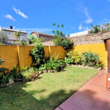 VENTA PH 3 AMBIENTES CON PATIO APTO CREDITO EN VERSALLES