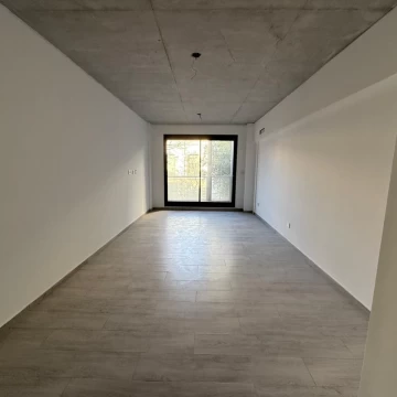 VENTA Monserrat MONOAMBIENTE con balcón luminoso
