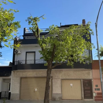 Piso completo con terraza propia y parrilla en Mataderos