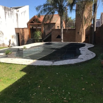Casa 4 dormitorio en Barrio Urca - Oportunidad 