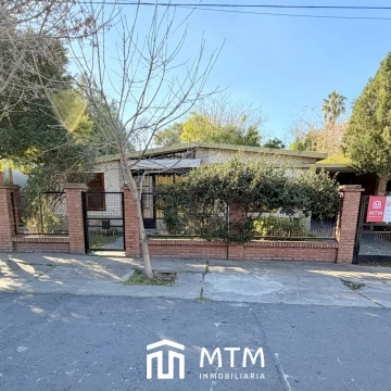 Casa en Venta Rosario, Barrio Parque Field.