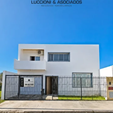 ⚫EN VENTA⚫ HERMOSA CASA DE AMBIENTES EXTRA AMPLIOS Y GRAN LUMINSIDAD - PALPALÁ