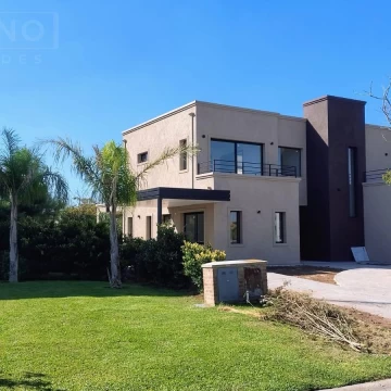 Venta casa 6 ambientes en Haras Santa Maria, Escobar