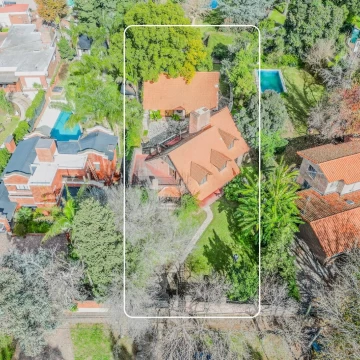 VENTA Casa con gran parque y pileta en Boulogne SAN ISIDRO