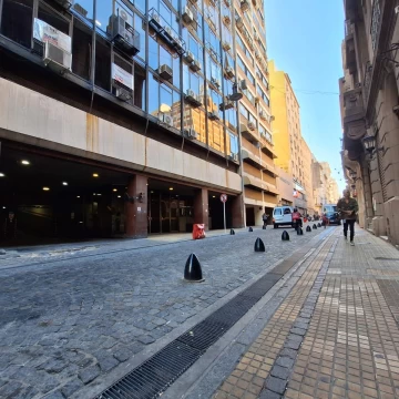 Cochera en Microcentro