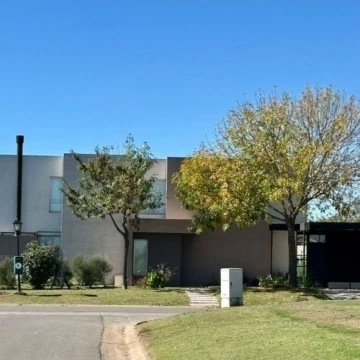 Casa Venta en San Sebastian - Area 1 100