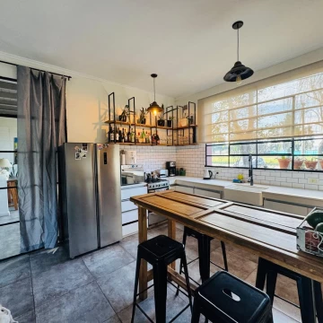 Venta de Casa 4 dormitorios con piscina en Funes