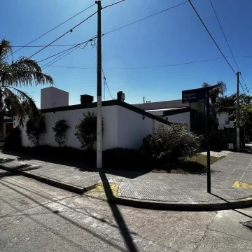 Casa de 3 dormitorios en venta en el Cerro de la Rosas - Una planta