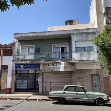 VENTA – Propiedad con renta de 3 unidades (2 locales   departamento) en Centro de Córdoba
