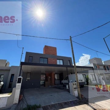 Se Vende Duplex en Docta de 3 Dormitorios