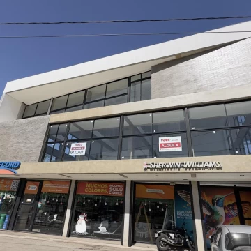 ALQUILER – Oficina de 224 m² con cocheras en esquina estratégica de Villa Belgrano