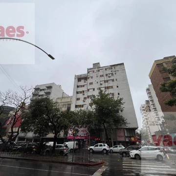 ALQUILER – Departamento de 1 dormitorio con cocina separada sobre Bv. San Juan