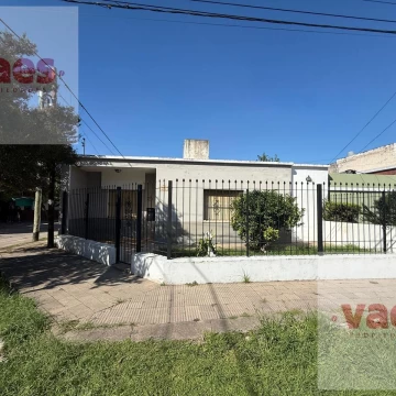 VENTA – Casa 3 dormitorios amplio terreno y potencial ampliación - B° Zumarán