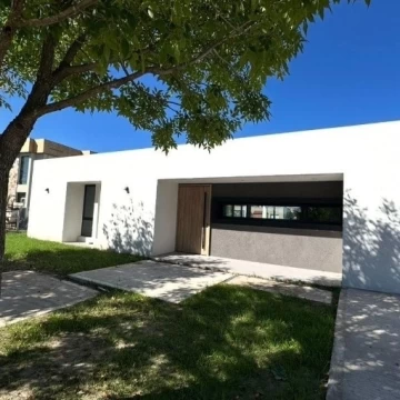 Casa Venta en San Sebastian - Area 1 100