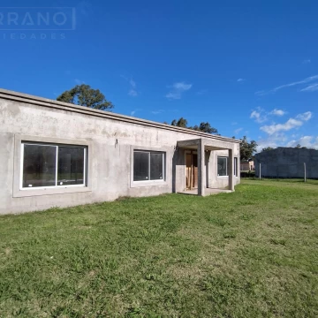 Venta. Casa A Terminar. 4 Ambientes. Lote 1.948 M2. Barrio Parque Sakura 3