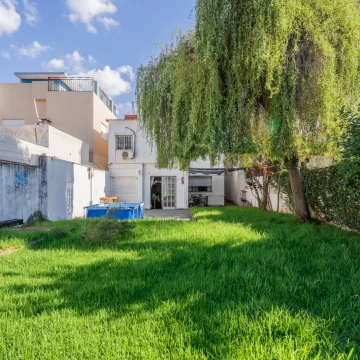 Casa/PH 4 Amb. con gran jardín - Ubicación - Ideal Inversión!