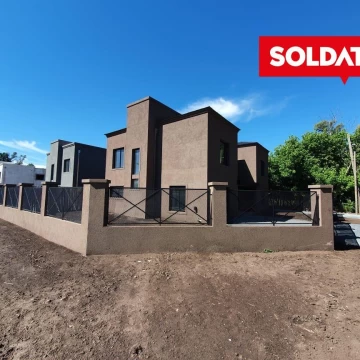 Duplex en venta en Pilar, excelente acceso, sin expensas.