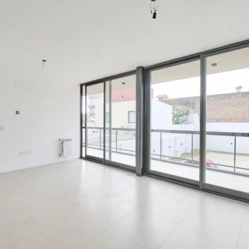 Venta Departamento 2 ambientes en Saavedra Cochera opcional Edificio Frente a la plaza Contra frente