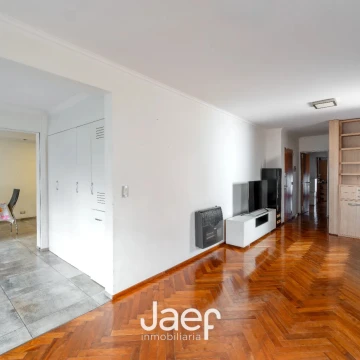 Piso exclusivo 3 dormitorios + escritorio y cochera zona río