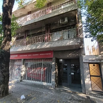 DEPARTAMENTO DE 3 DORMNITORIOS 2° PISO DE ESCALERA