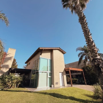 Funes Hilss Miraflores - Casa De 4 Dormitorios Con Pileta En Venta - Barrio Privado, Funes