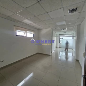 ALQUILER DE OFICINA EN GS BUILDING – CDLA. LA GARZOTA.