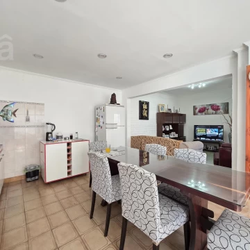 Casa en Venta en Jose León Suarez - Tres Ambientes en una planta.
