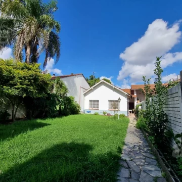 Casa en Venta en José León Suárez - Dos Dormitorios - Lote 300 m2
