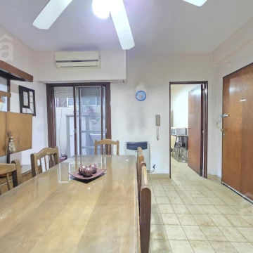 Departamento en Villa Ballester - Venta - Dos Ambientes c/ Cochera.
