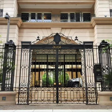 Semipiso en venta con dos cocheras y baulera en Torre Grand Bourg. Barrio Parque.