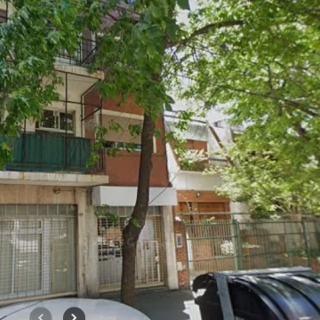 2 ambientes cómodo y luminoso con balcón francés