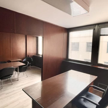 Venta Oficina en Av. de Mayo y Peru, Monserrat. OPORTUNIDAD.