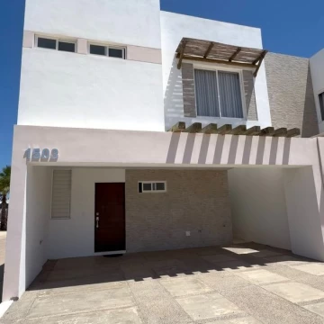 Casa en venta en Fraccionamiento Sábalo Cerritos 3 Recámaras