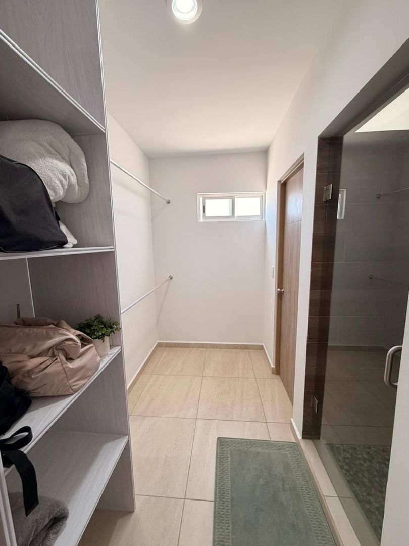 CLOSET.jpeg