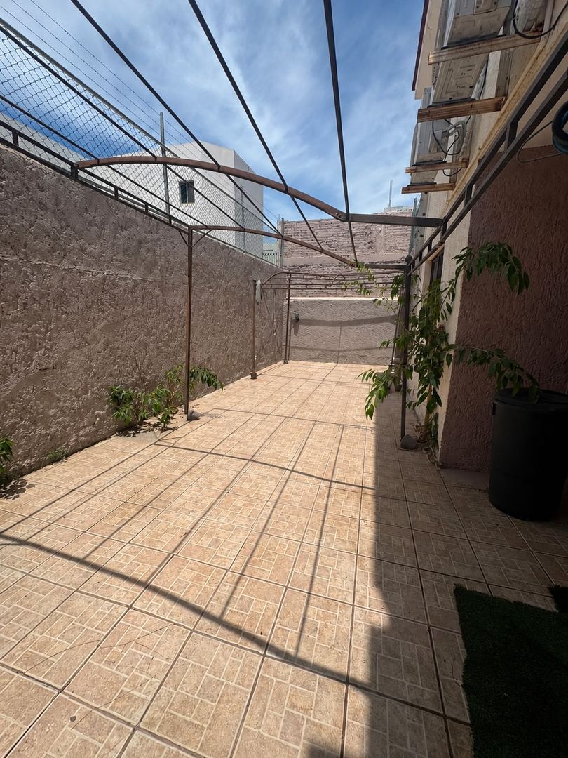 pasillo patio.jpeg