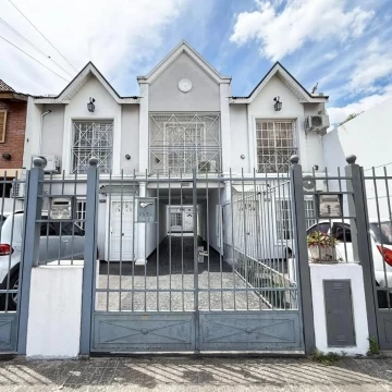 Triplex venta 4 ambientes Ramos Mejia