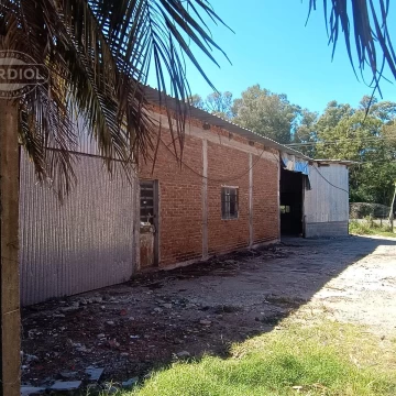 Venta de galpón en Ruta 21 y Atanasio Sierra, Colonia