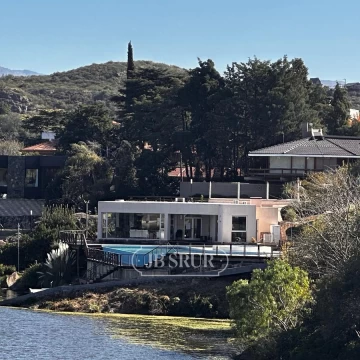 Casa en venta Carlos Paz s/ LAGO San Roque