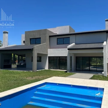 Venta casa 5 ambientes en Barrio Los Jazmines Pilar Apto Credito
