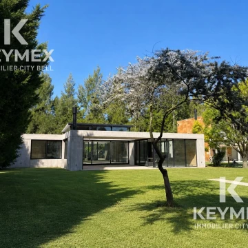 moderna casa en Miralagos