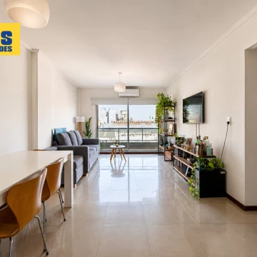 Olavarria y Montes de Oca. Departamento Moderno en venta 3 ambientes con Balcón