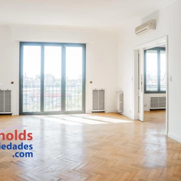 Semipiso de 5 ambientes y 2 dependencias en exclusiva zona de Recoleta