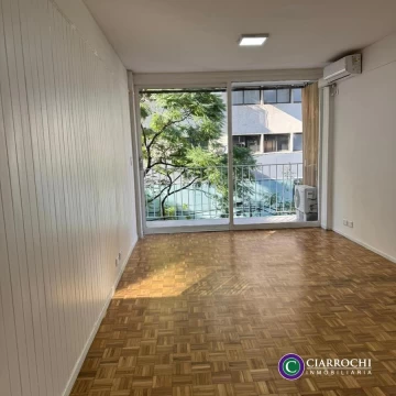 Reciclado - Ortiz de Ocampo y Av. Las Heras - Departamento Luminoso y Refaccionado con Balcón