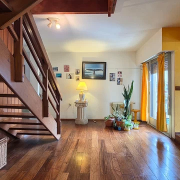 Departamento de 3 dormitorios con terraza propia en venta, La Plata